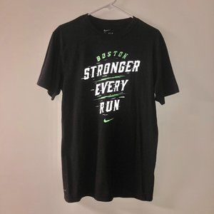 MENS NIKE RUNNING DRI-FIT "BOSTON STRONGER EVERY RUN" T-SHIRT (M)